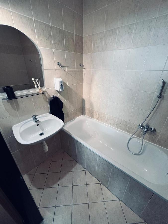 Hotel Kras Rožňava エクステリア 写真