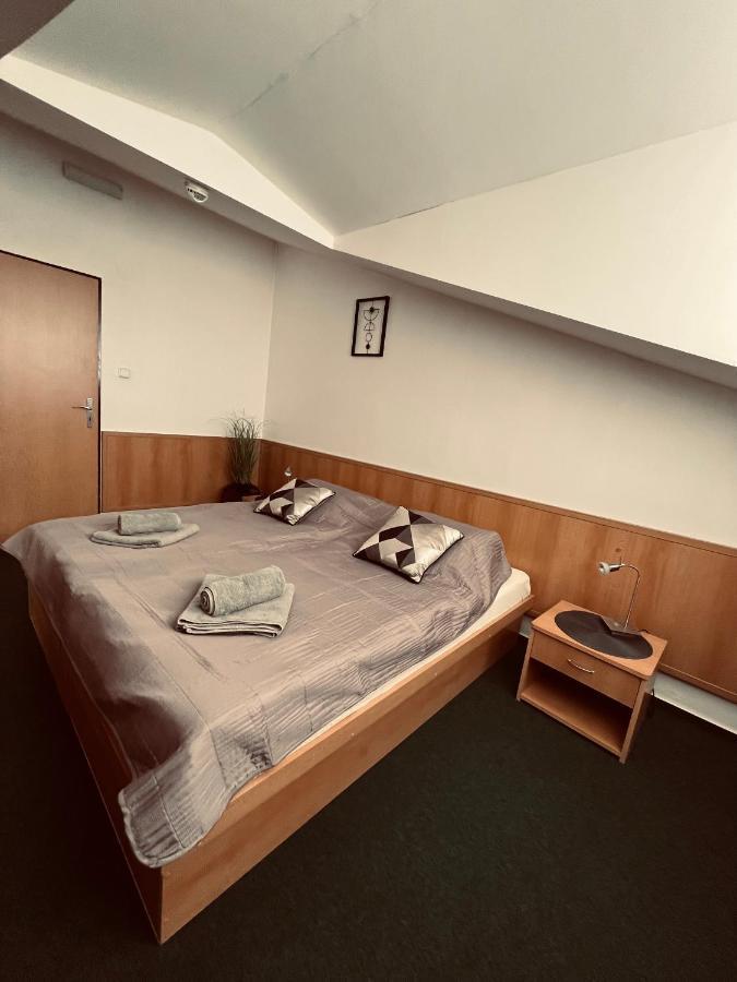 Hotel Kras Rožňava エクステリア 写真