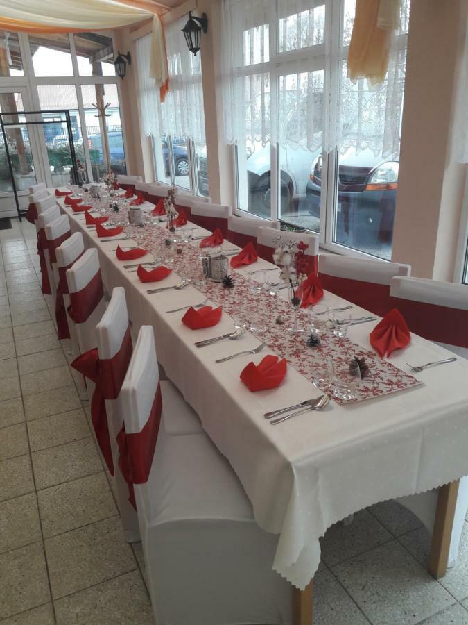 Hotel Kras Rožňava エクステリア 写真