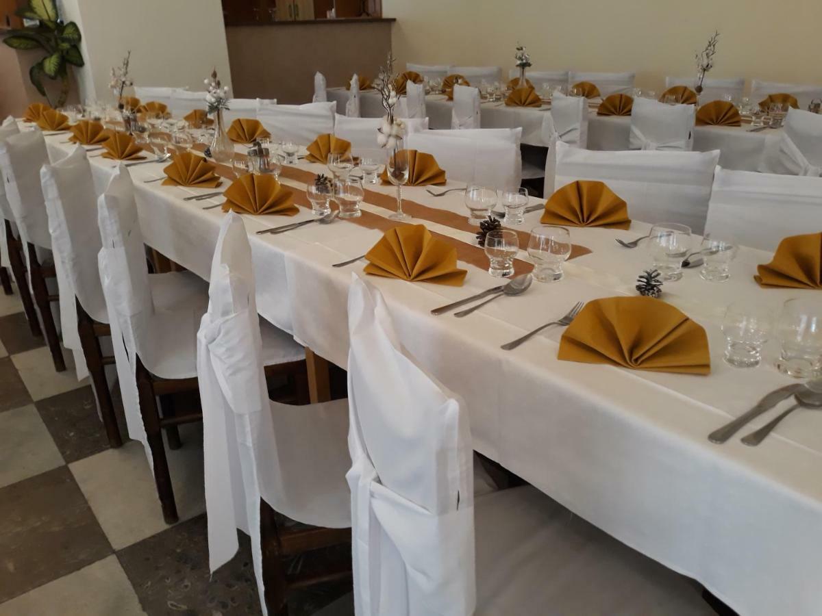 Hotel Kras Rožňava エクステリア 写真